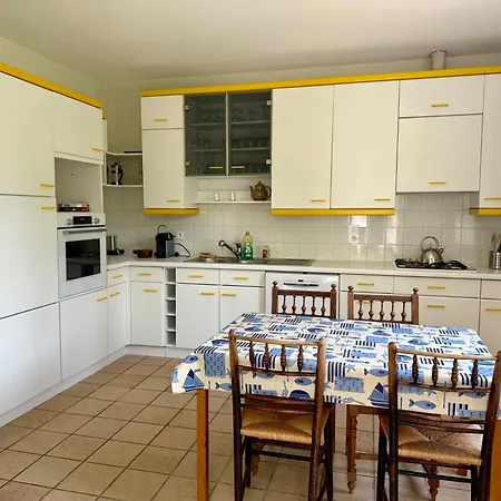 Chateau Chevreuil 펜션